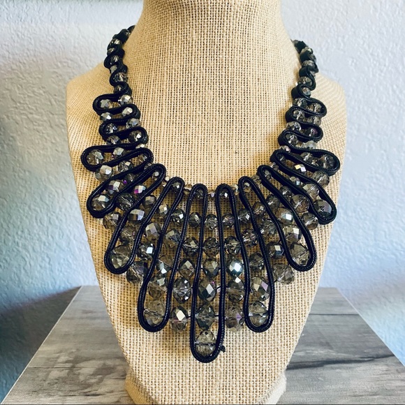 Gorgeous gray beaded necklace - Picture 2 of 5